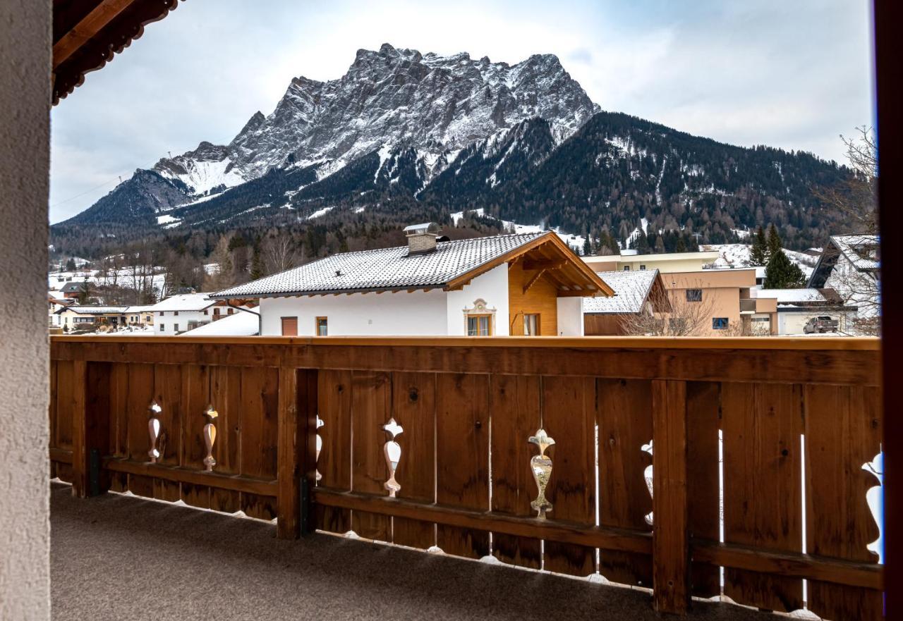 Aparthotel Haus Alpenblick Ehrwald Esterno foto