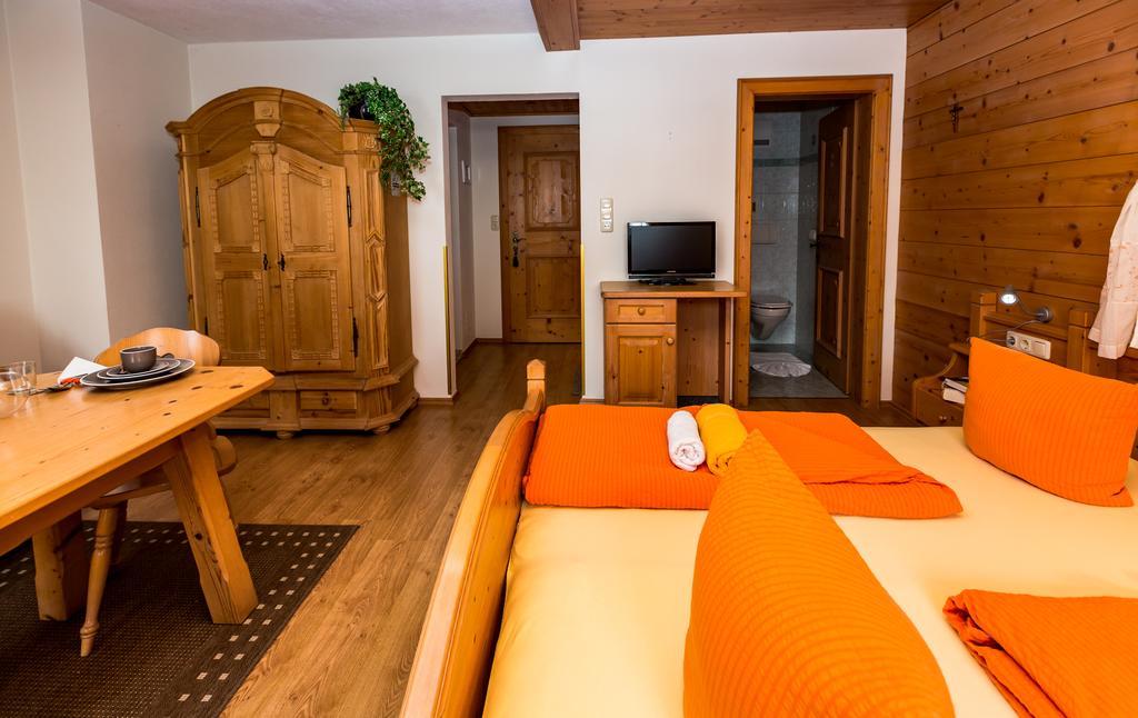 Aparthotel Haus Alpenblick Ehrwald Esterno foto